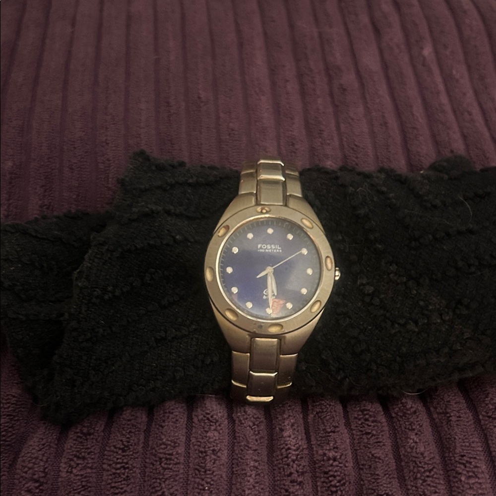 Fossil  Watch with Midnight Blue Dial Needs Battery